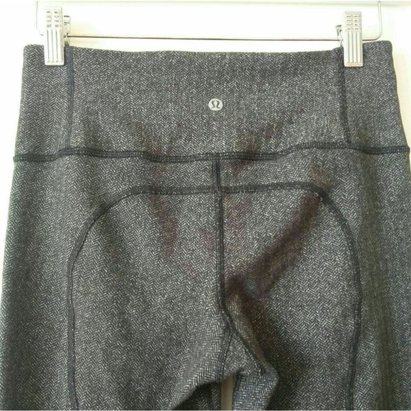 Lululemon Gather & Crow Crop II Heathered Herringbone Grey & Black Size 6 - Picture 8 of 10